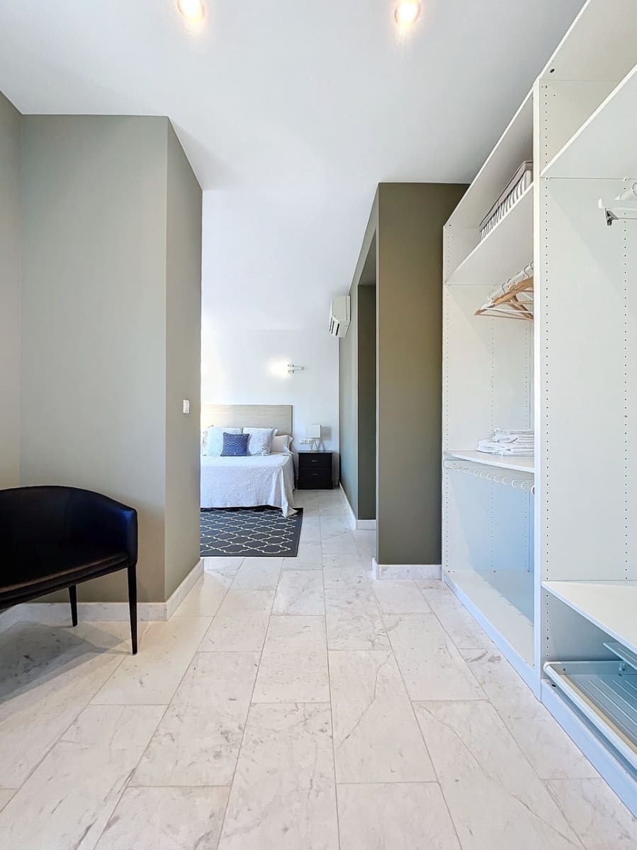 4 bedroom Villa for sale in Albir with pool garage - € 950,000 (Ref: 6871126)