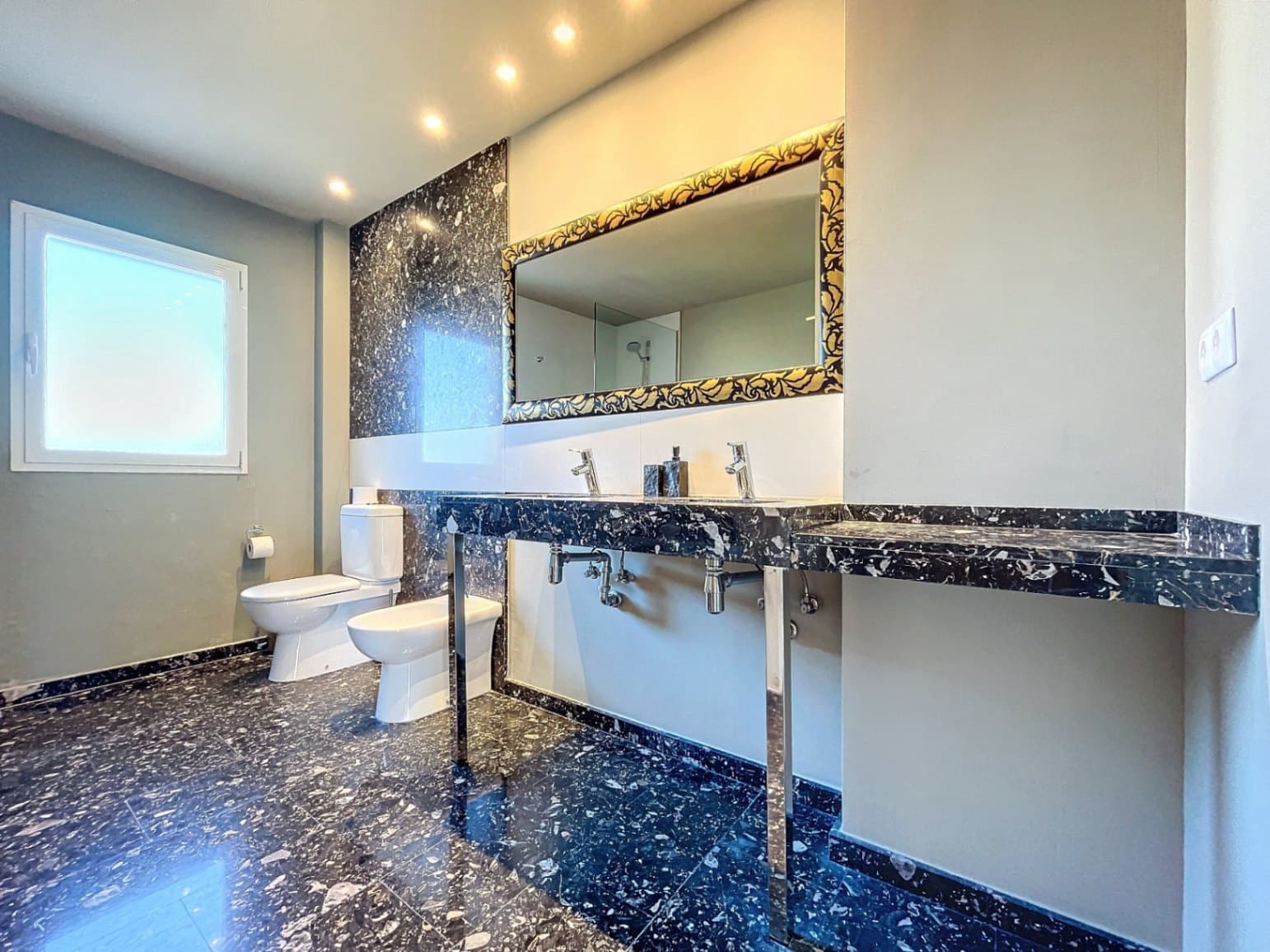 4 bedroom Villa for sale in Albir with pool garage - € 950,000 (Ref: 6871126)