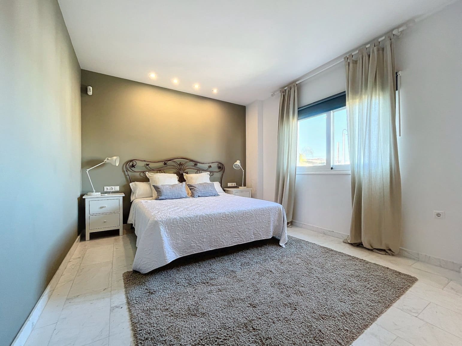 4 bedroom Villa for sale in Albir with pool garage - € 950,000 (Ref: 6871126)