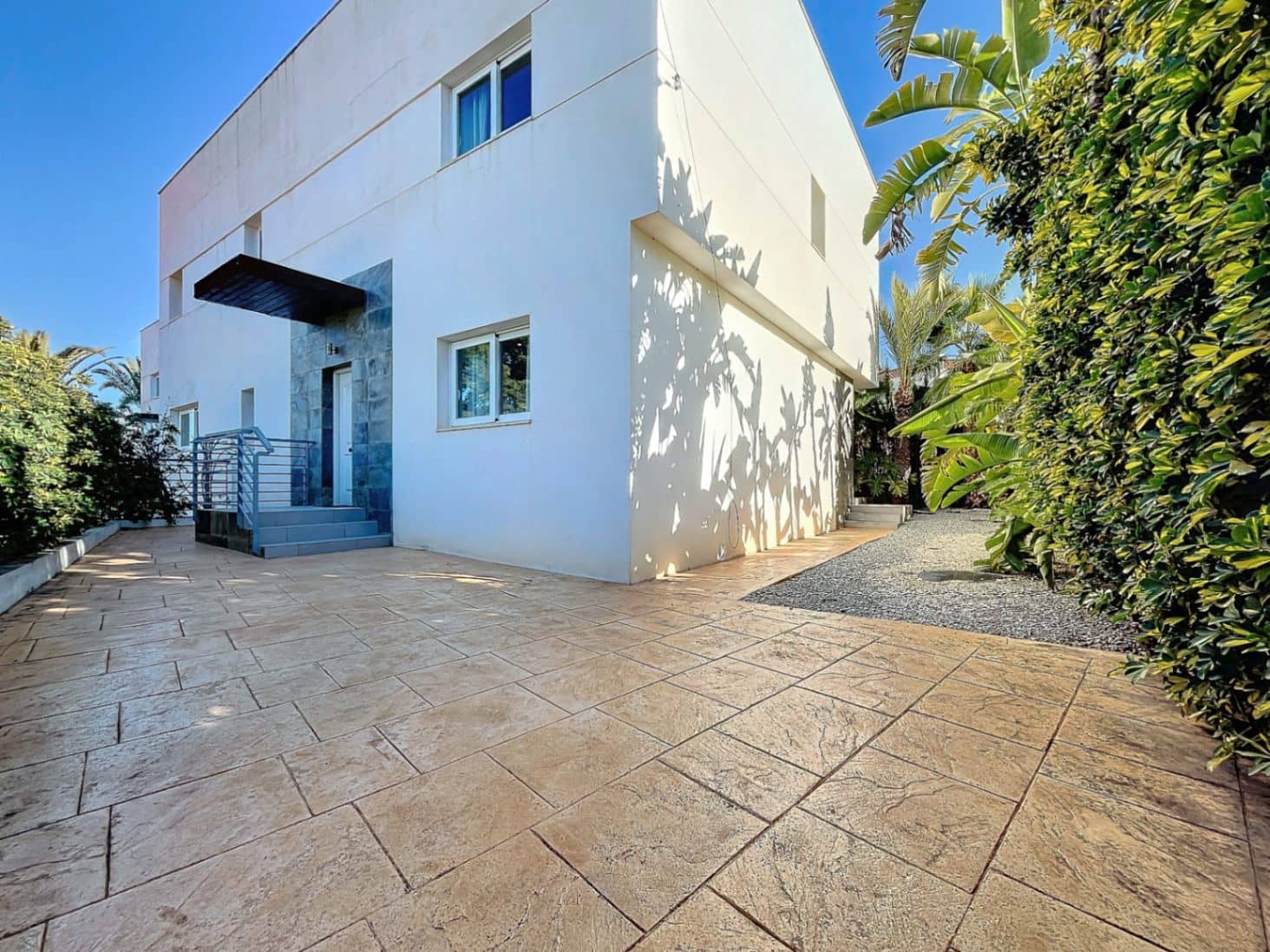 4 bedroom Villa for sale in Albir with pool garage - € 950,000 (Ref: 6871126)