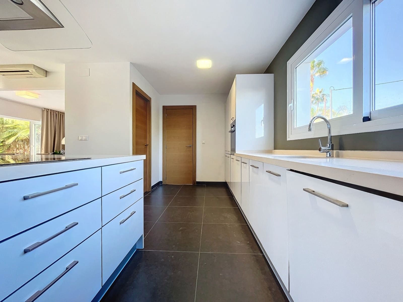 4 bedroom Villa for sale in Albir with pool garage - € 950,000 (Ref: 6871126)