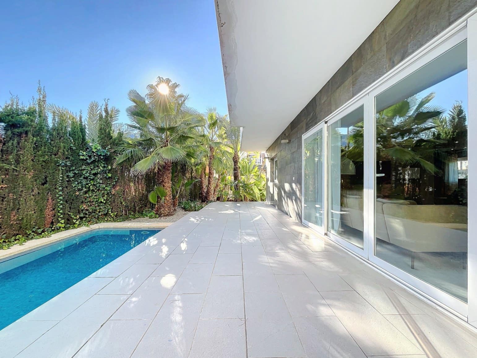 4 bedroom Villa for sale in Albir with pool garage - € 950,000 (Ref: 6871126)