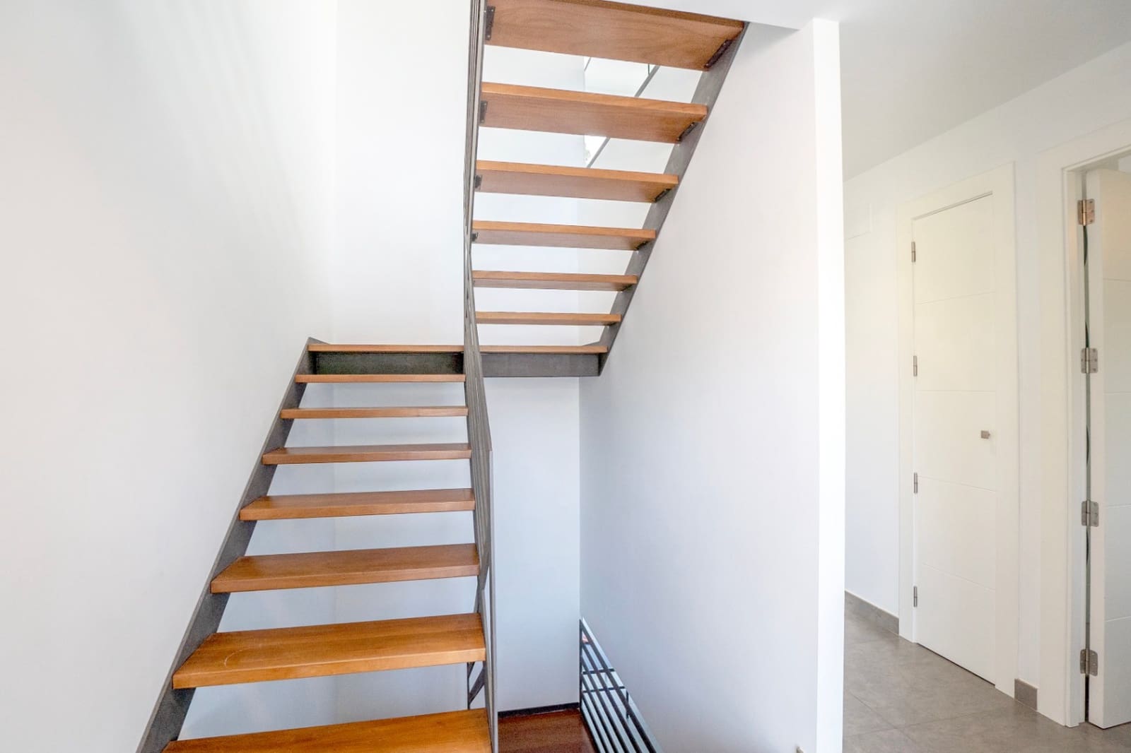 4 soverom Kjedet enebolig til salgs i Albir med svømmebasseng garasje - € 750 000 (Ref: 6871132)