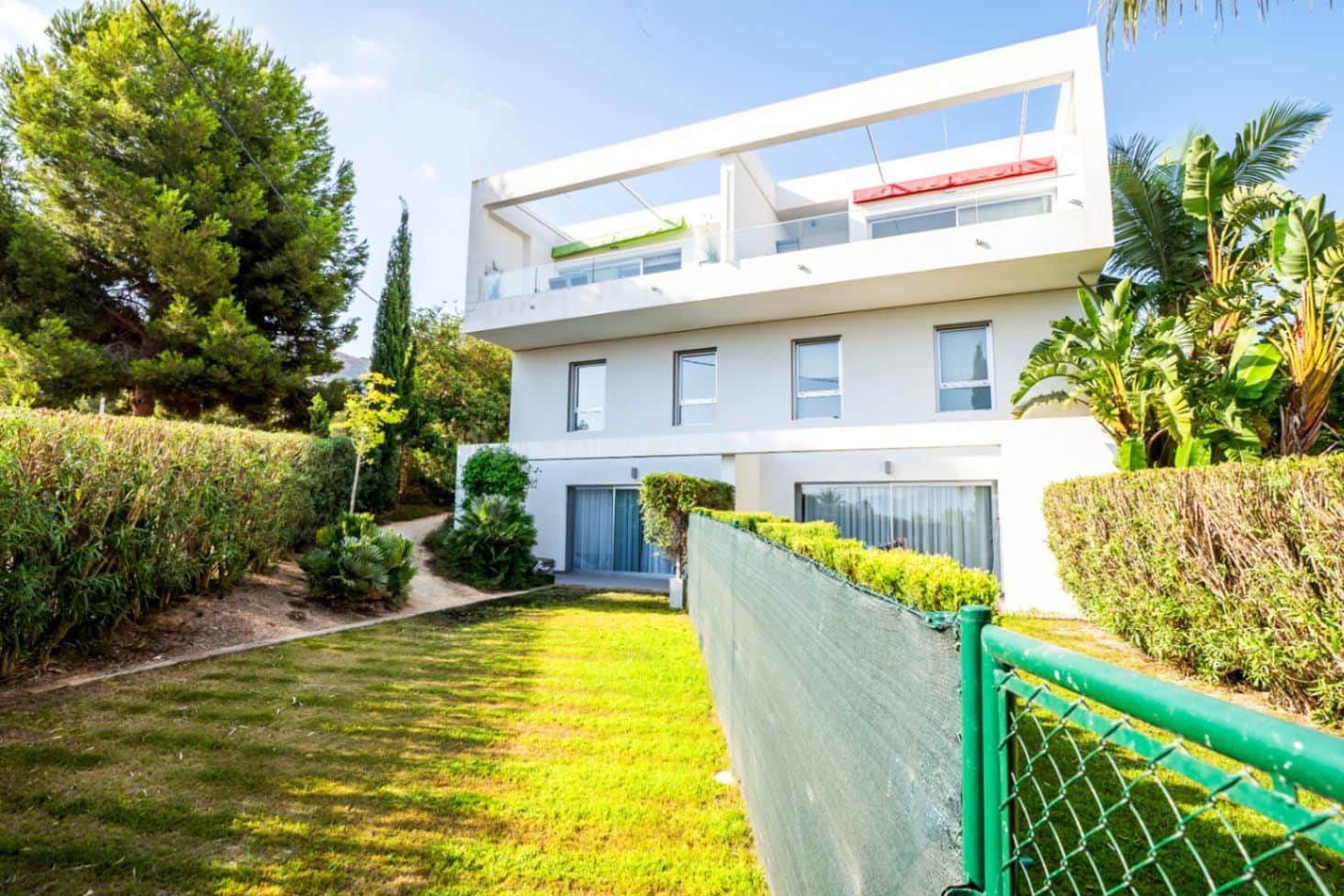 4 soverom Kjedet enebolig til salgs i Albir med svømmebasseng garasje - € 750 000 (Ref: 6871132)