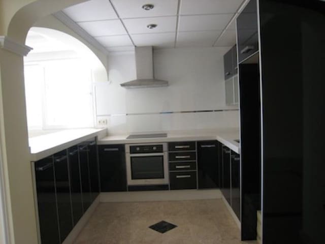 3 chambre Villa/Maison à vendre à Pueblo - Urbanizaciones, Alfaz del Pi / L'Alfàs del Pi avec piscine garage - 1 300 000 € (Ref: 6871147)