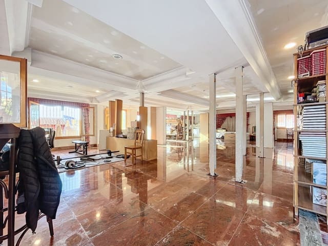 Chalet de 8 habitaciones en Pueblo - Urbanizaciones, Alfaz del Pi / L'Alfàs del Pi en venta con piscina garaje - 1.150.000 € (Ref: 6871173)