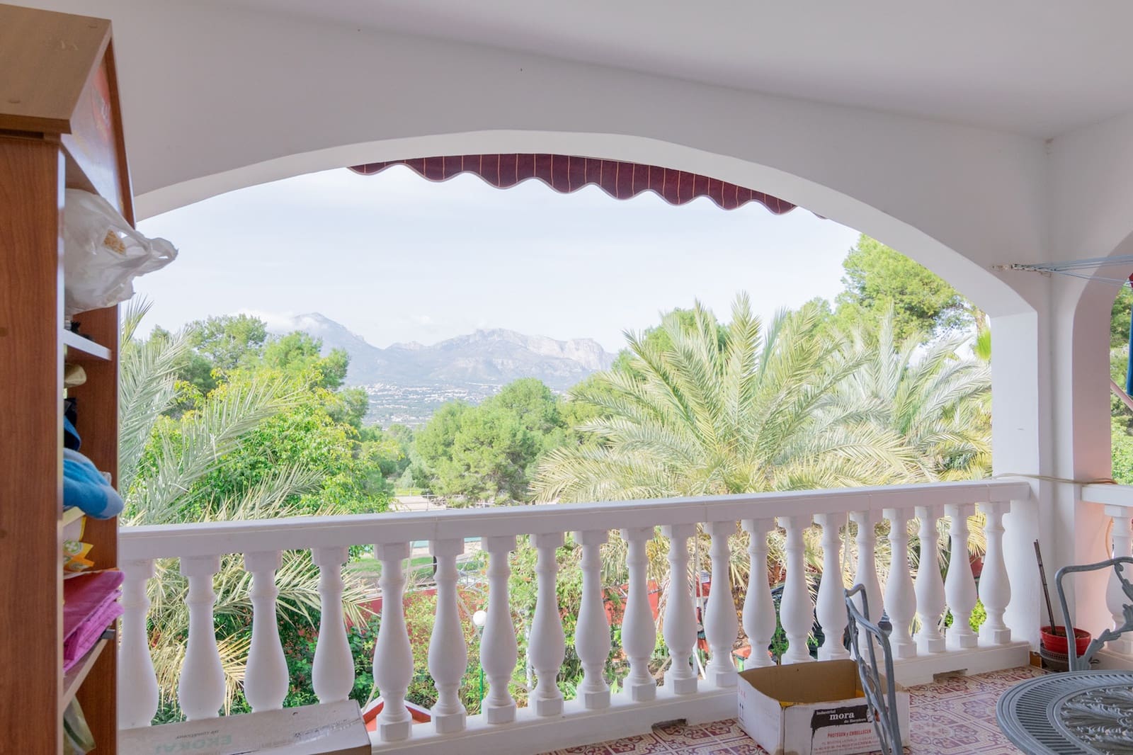 14 bedroom Villa for sale in Albir with pool garage - € 1,250,000 (Ref: 6871227)