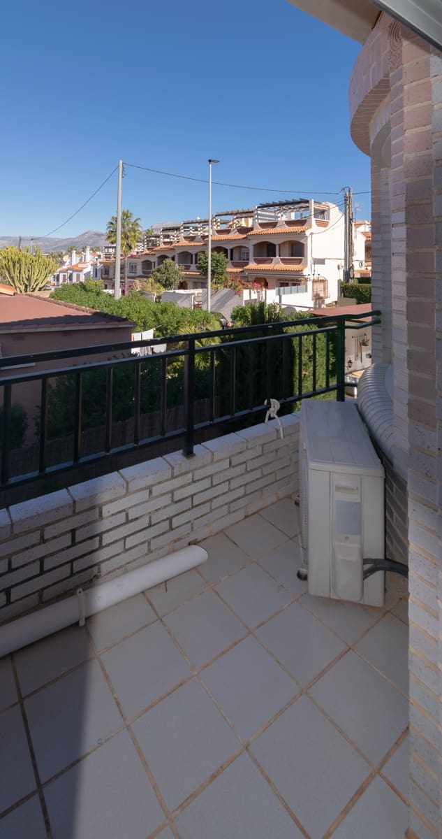 5 soverom Kjedet enebolig til salgs i Albir med svømmebasseng - € 520 000 (Ref: 6871230)