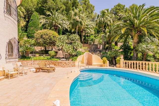 5 bedroom Villa for sale in Altea la Vella, Altea with pool garage - € 1,295,000 (Ref: 6889102)