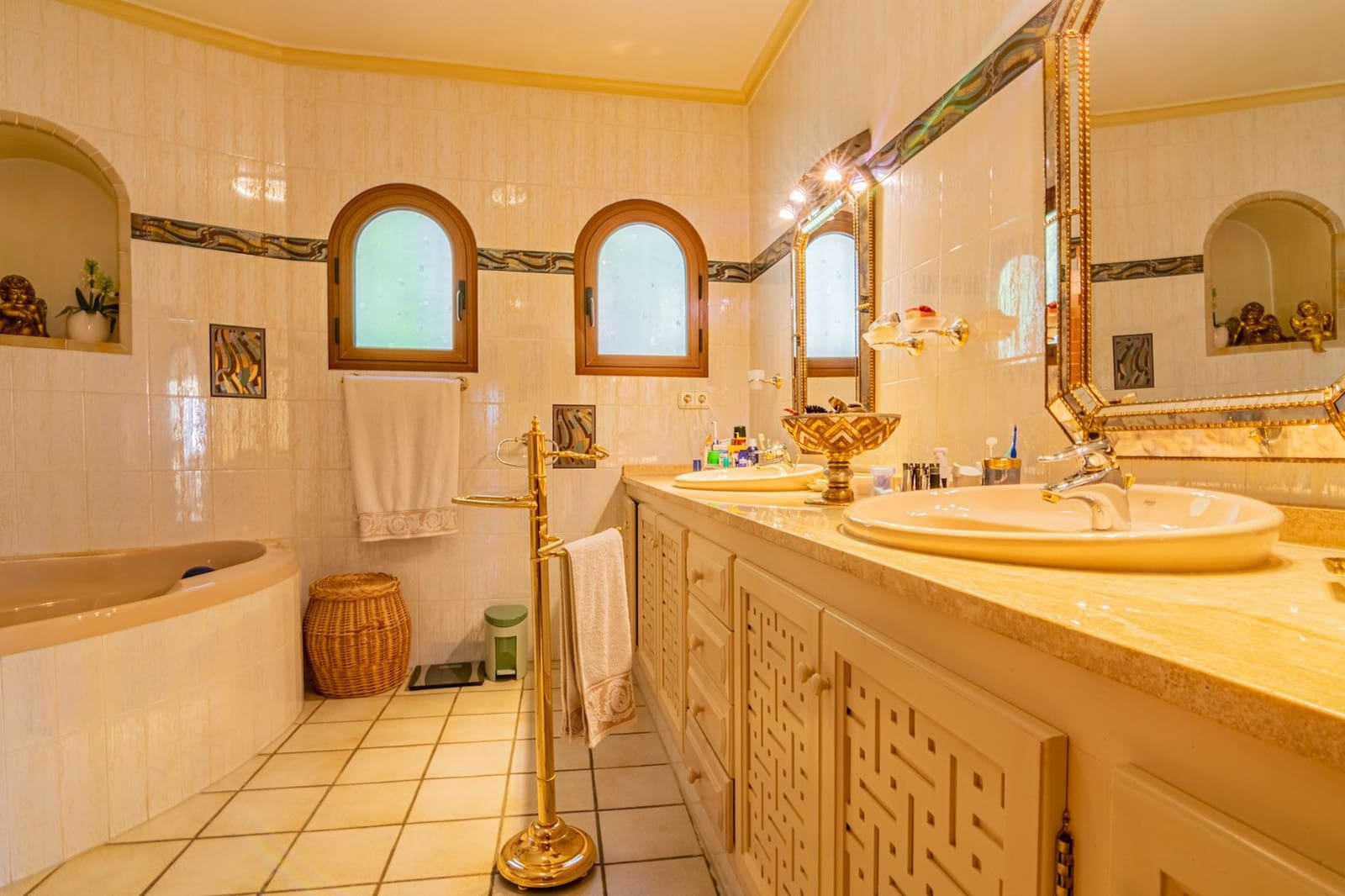 5 soverom Villa til salgs i Altea la Vella med svømmebasseng garasje - € 995 000 (Ref: 6889102)