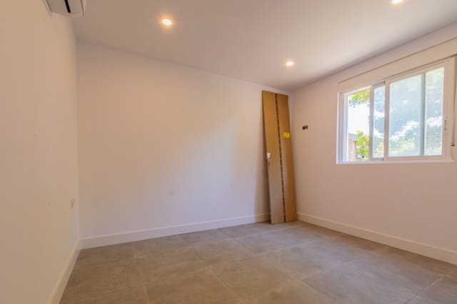 2 soverom Kommersiell til salgs i Albir, Alfaz del Pi / L'Alfàs del Pi med svømmebasseng - € 179 000 (Ref: 7019521)