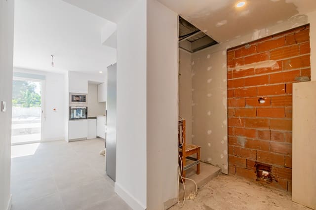 2 soverom Kommersiell til salgs i Albir, Alfaz del Pi / L'Alfàs del Pi med svømmebasseng - € 179 000 (Ref: 7019521)