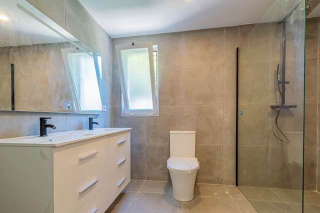 2 soverom Kommersiell til salgs i Albir, Alfaz del Pi / L'Alfàs del Pi med svømmebasseng - € 179 000 (Ref: 7019521)