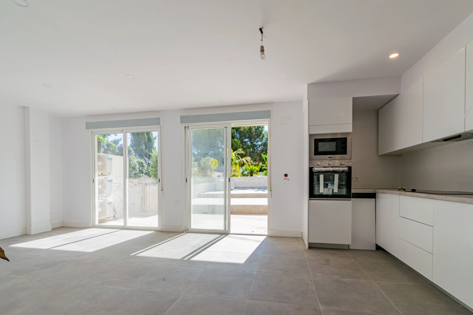 2 soverom Kommersiell til salgs i Albir med svømmebasseng - € 179 000 (Ref: 7019521)