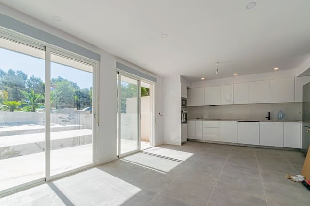 2 soverom Kommersiell til salgs i Albir, Alfaz del Pi / L'Alfàs del Pi med svømmebasseng - € 179 000 (Ref: 7019521)