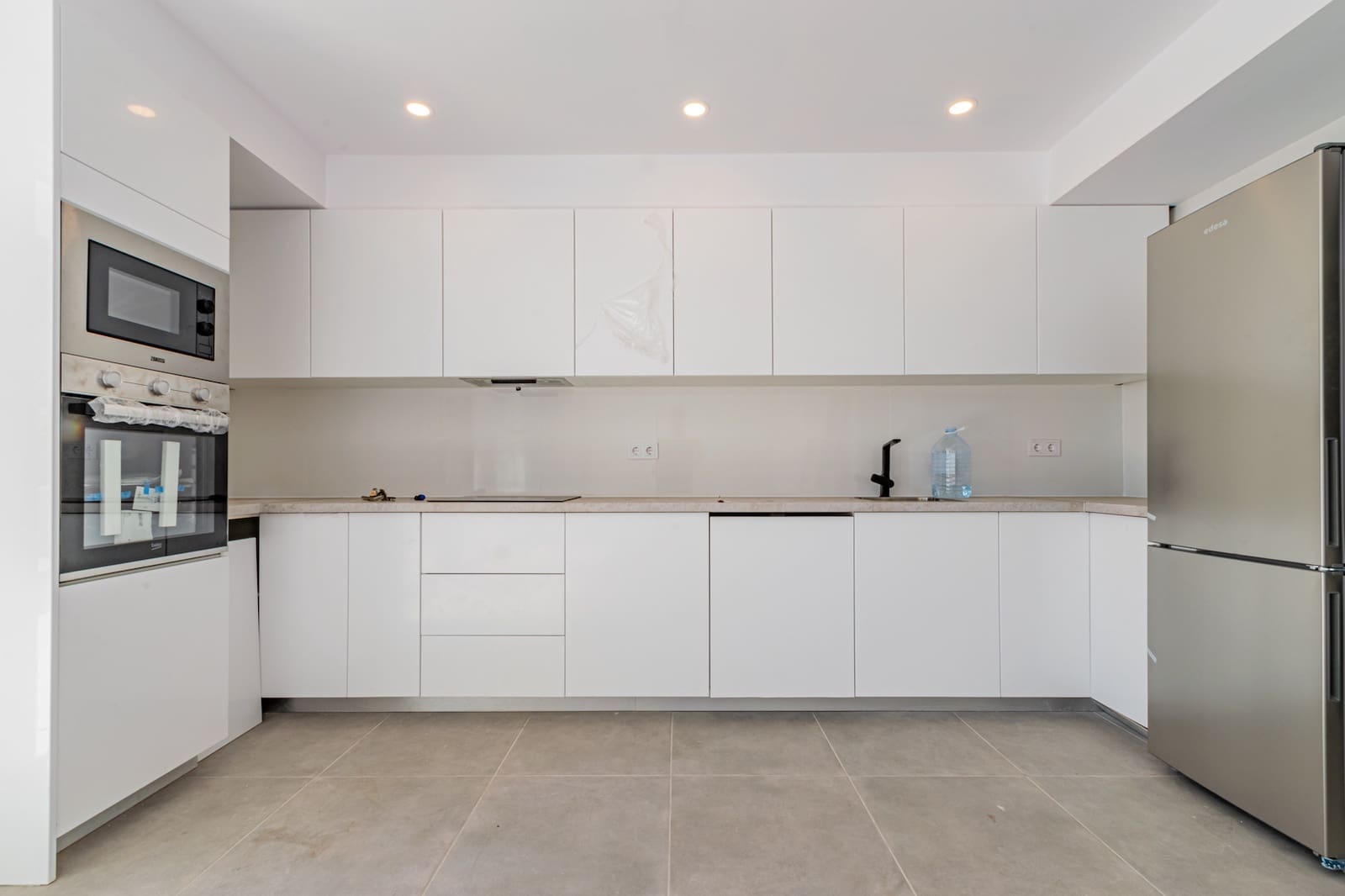 2 soverom Kommersiell til salgs i Albir med svømmebasseng - € 179 000 (Ref: 7019521)