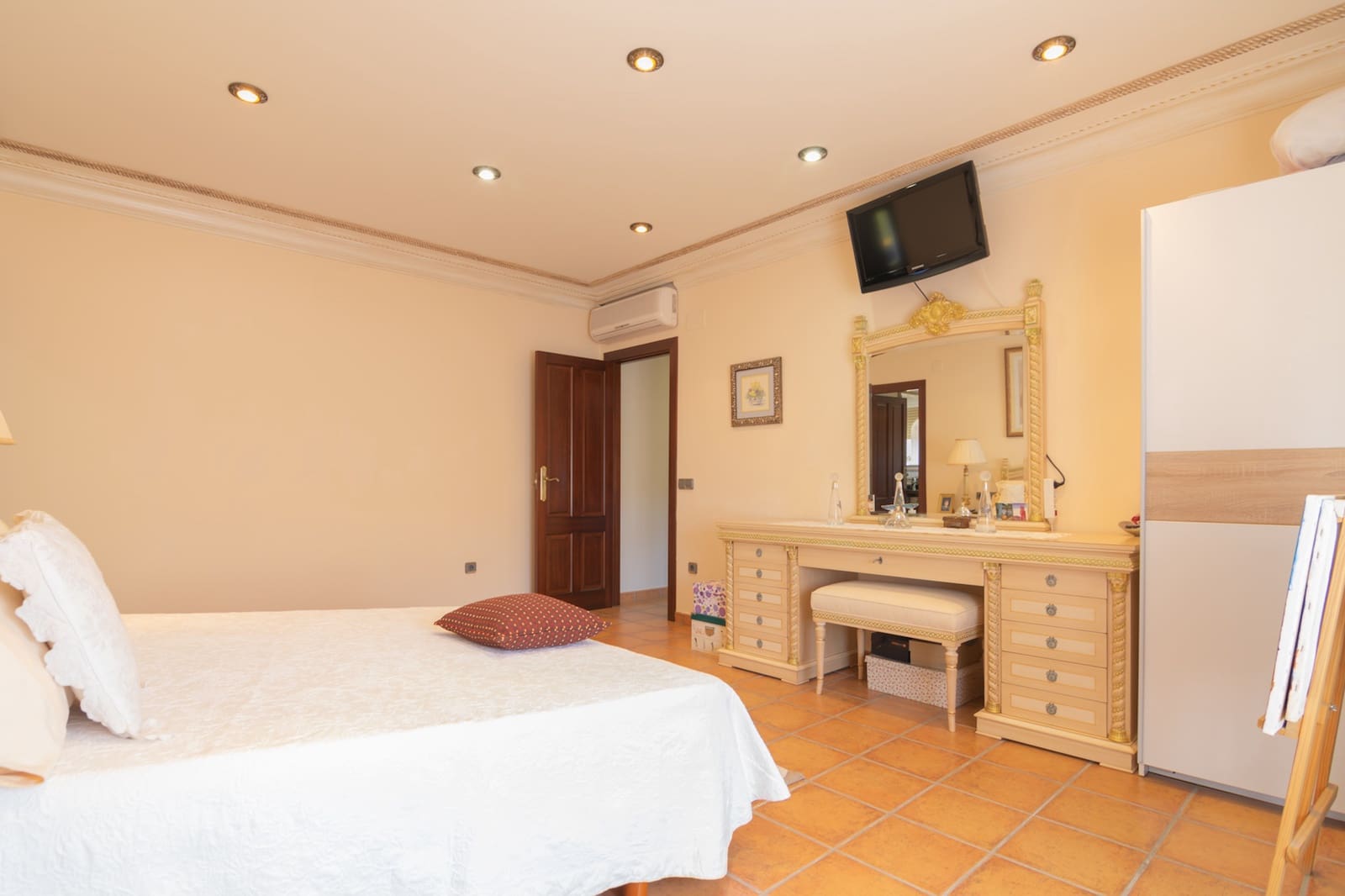 7 bedroom Villa for sale in Alfaz del Pi / L'Alfas del Pi with pool garage - € 811,000 (Ref: 7019545)