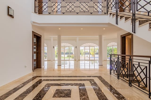 6 chambre Villa/Maison à vendre à Pueblo - Urbanizaciones, Alfaz del Pi / L'Alfàs del Pi avec piscine garage - 1 510 000 € (Ref: 7180452)