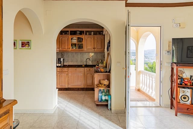 3 chambre Villa/Maison à vendre à La Nucia Pueblo  , La Nucia avec piscine garage - 595 000 € (Ref: 7200194)