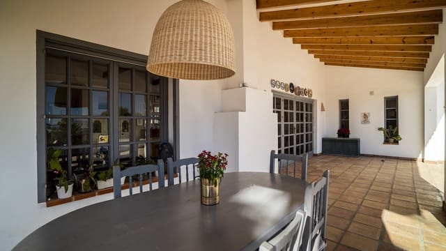 7 chambre Villa/Maison à vendre à Pueblo - Urbanizaciones, Alfaz del Pi / L'Alfàs del Pi avec piscine garage - 1 600 000 € (Ref: 7385876)