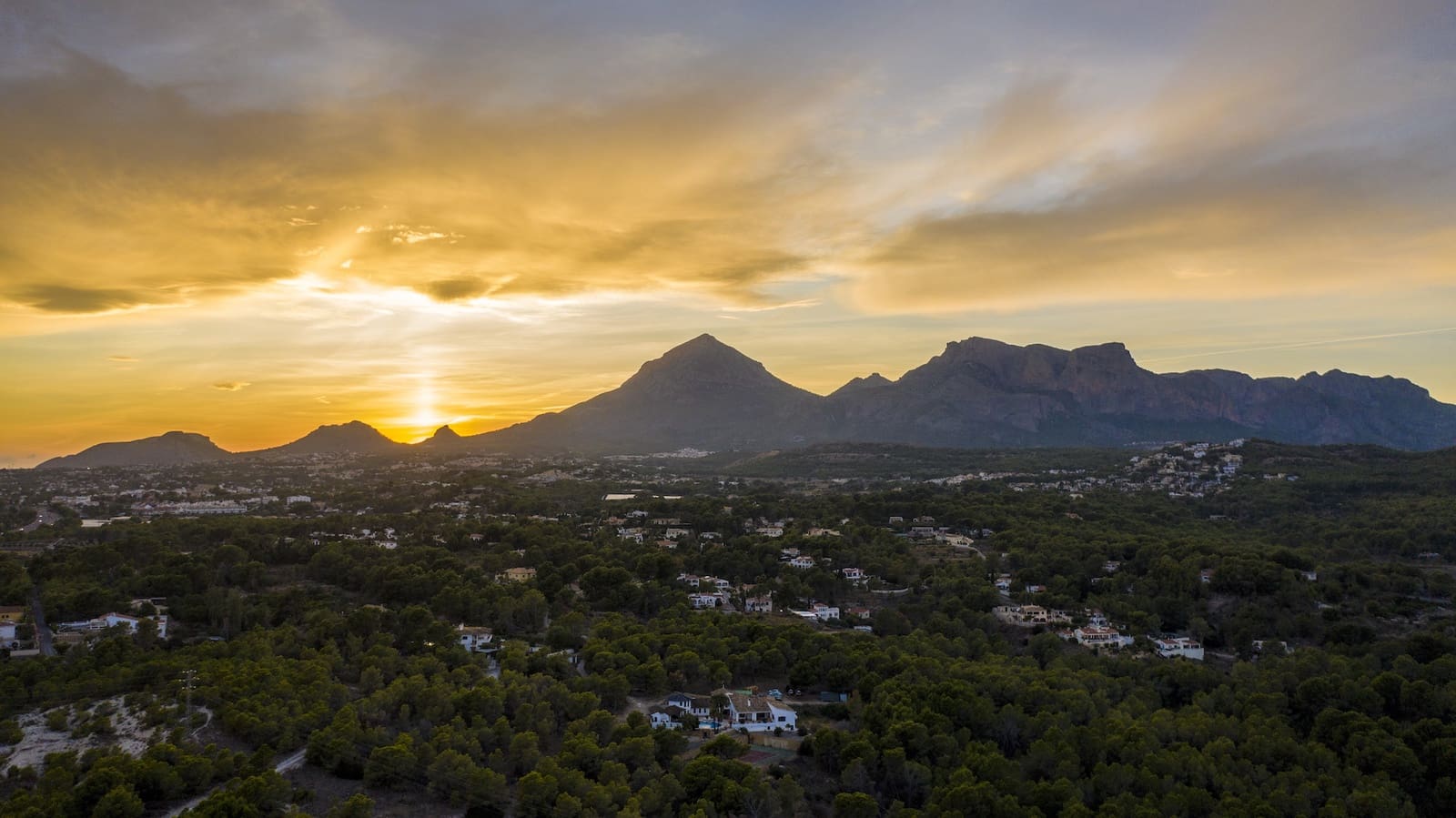 7 chambre Villa/Maison à vendre à Alfaz del Pi / L'Alfas del Pi avec piscine garage - 1 550 000 € (Ref: 7385876)