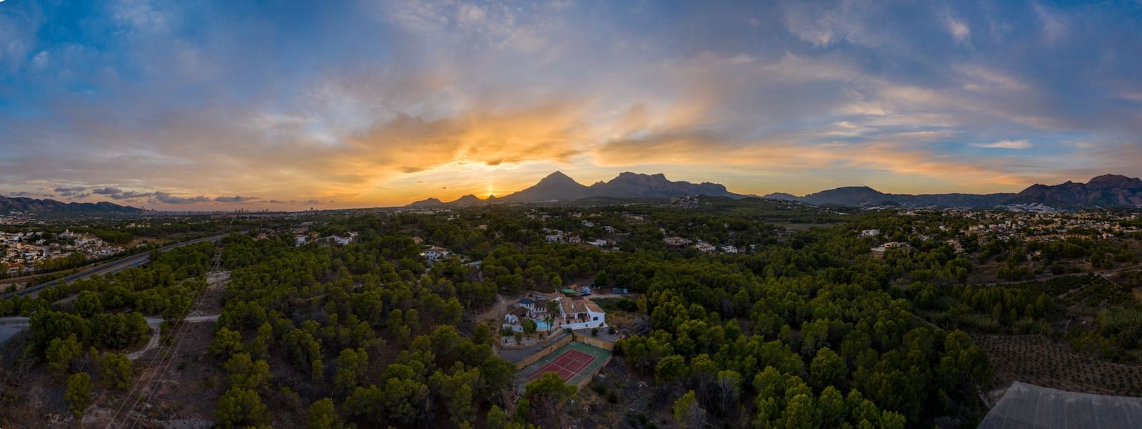 7 chambre Villa/Maison à vendre à Alfaz del Pi / L'Alfas del Pi avec piscine garage - 1 550 000 € (Ref: 7385876)