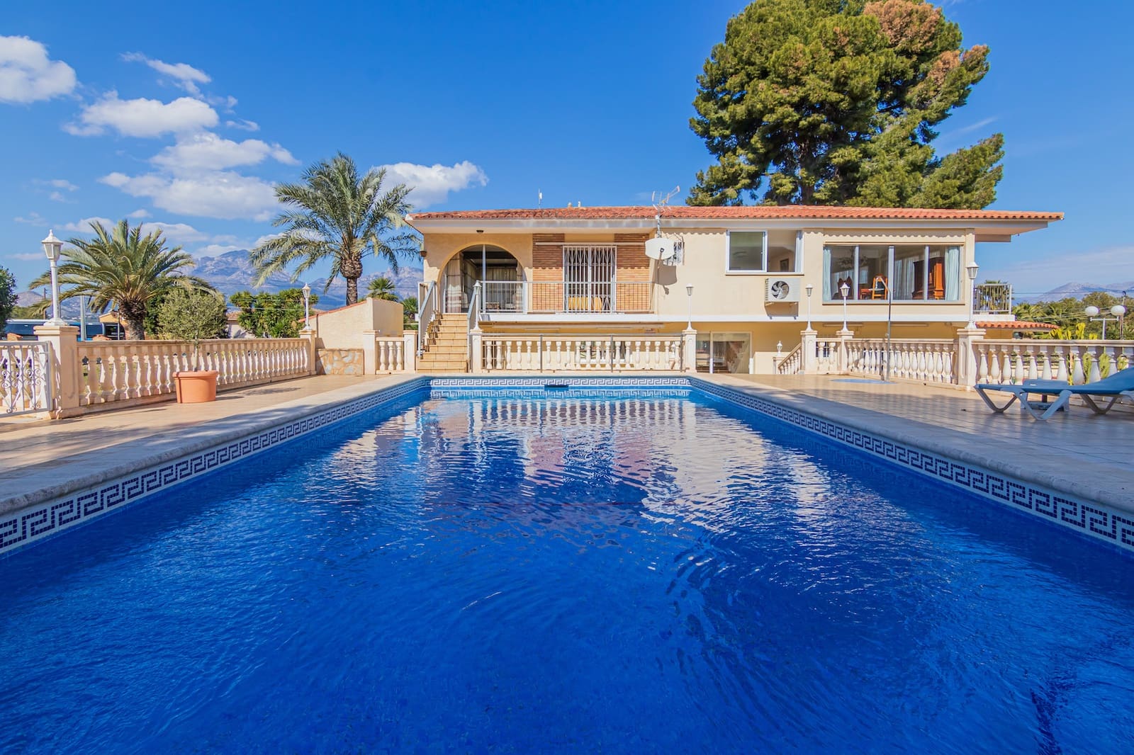 4 soverom Villa til salgs i Albir med svømmebasseng garasje - € 1 350 000 (Ref: 7414371)