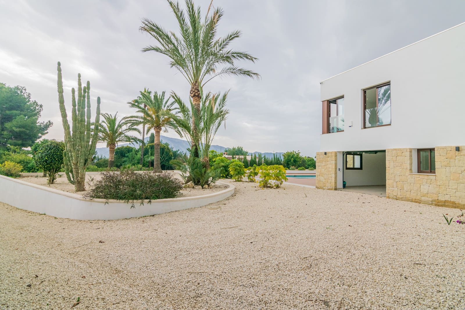 5 bedroom Villa for sale in Altea with pool garage - € 2,250,000 (Ref: 7414372)