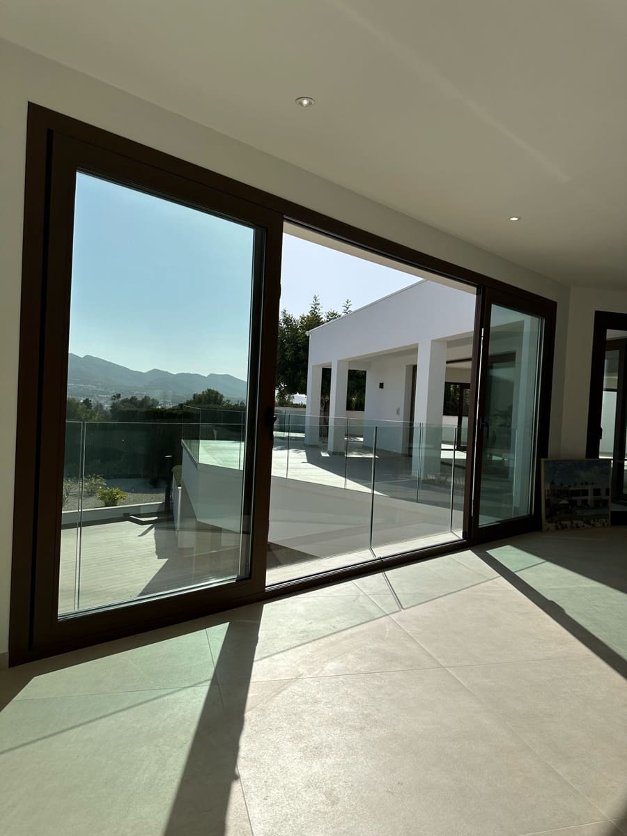 5 bedroom Villa for sale in Altea with pool garage - € 2,250,000 (Ref: 7414372)