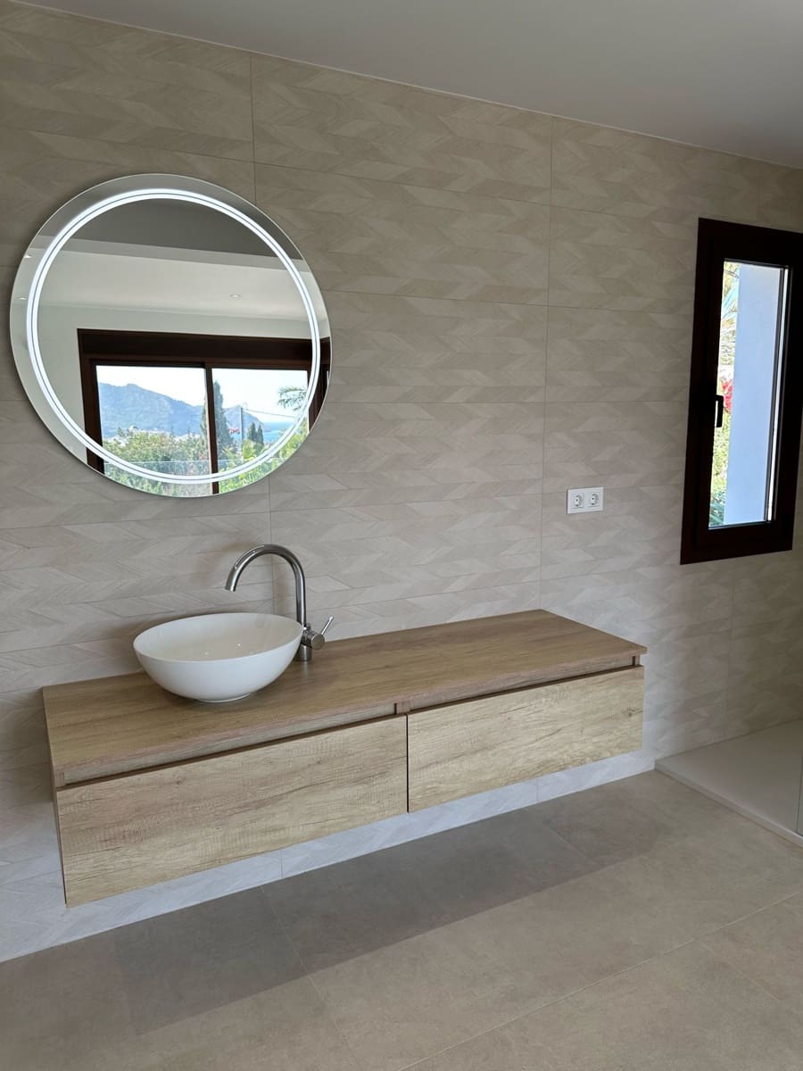 5 bedroom Villa for sale in Altea with pool garage - € 2,250,000 (Ref: 7414372)