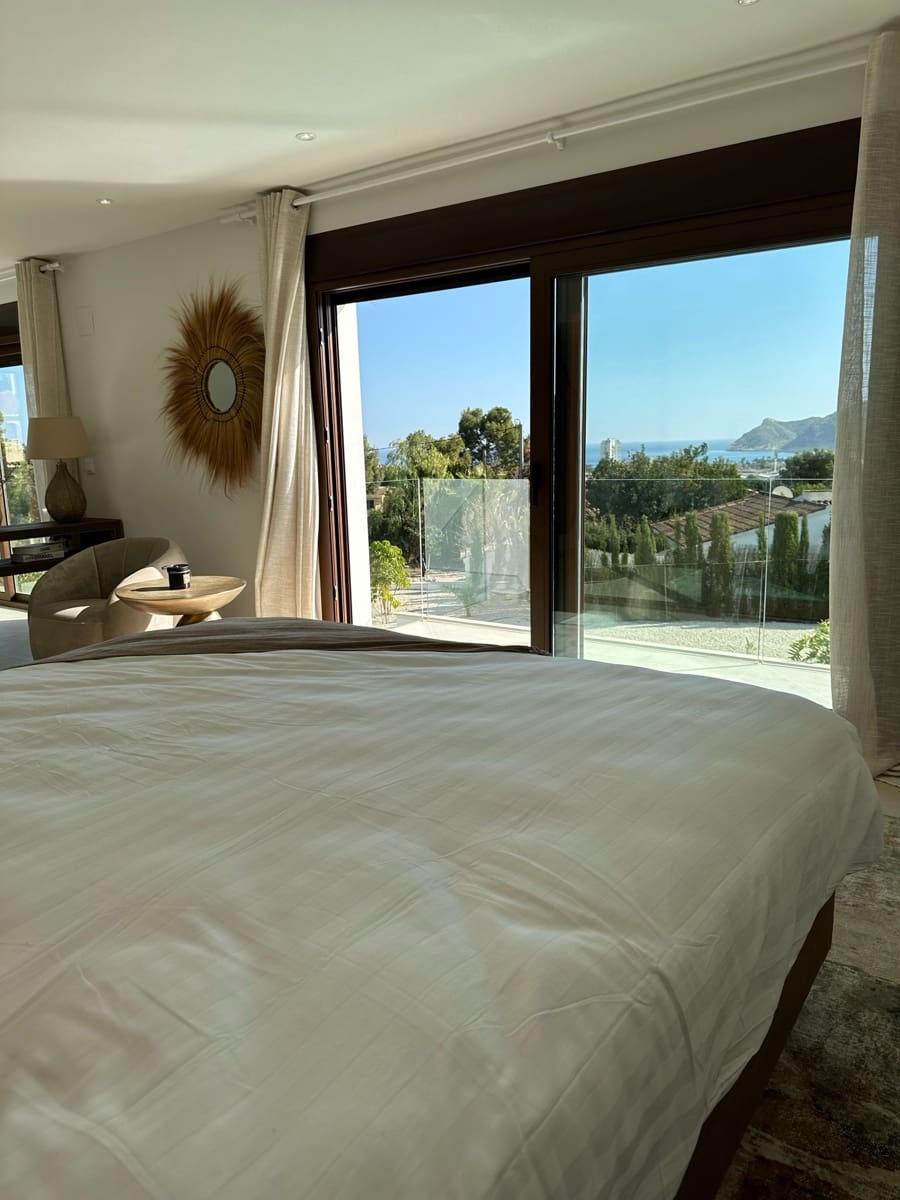 5 bedroom Villa for sale in Altea with pool garage - € 2,250,000 (Ref: 7414372)