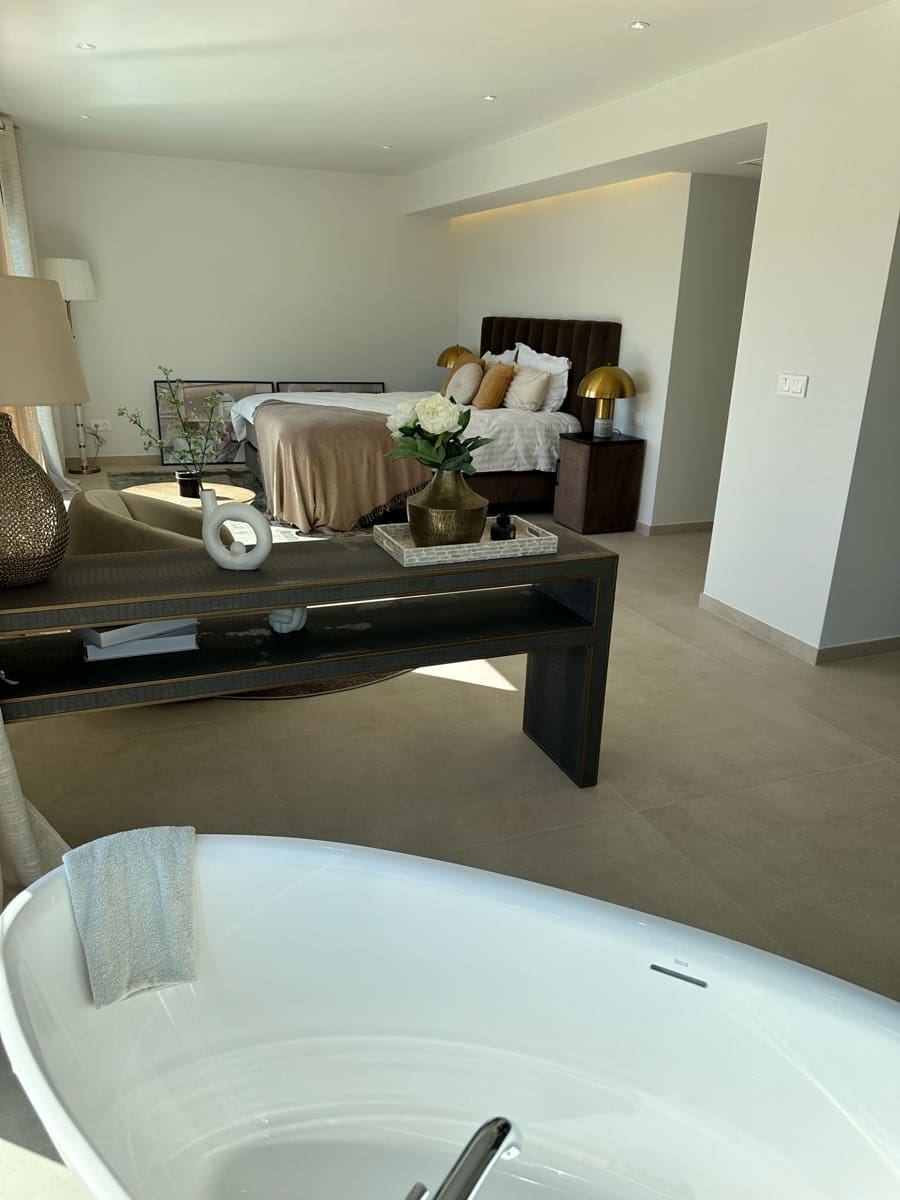 5 bedroom Villa for sale in Altea with pool garage - € 2,250,000 (Ref: 7414372)