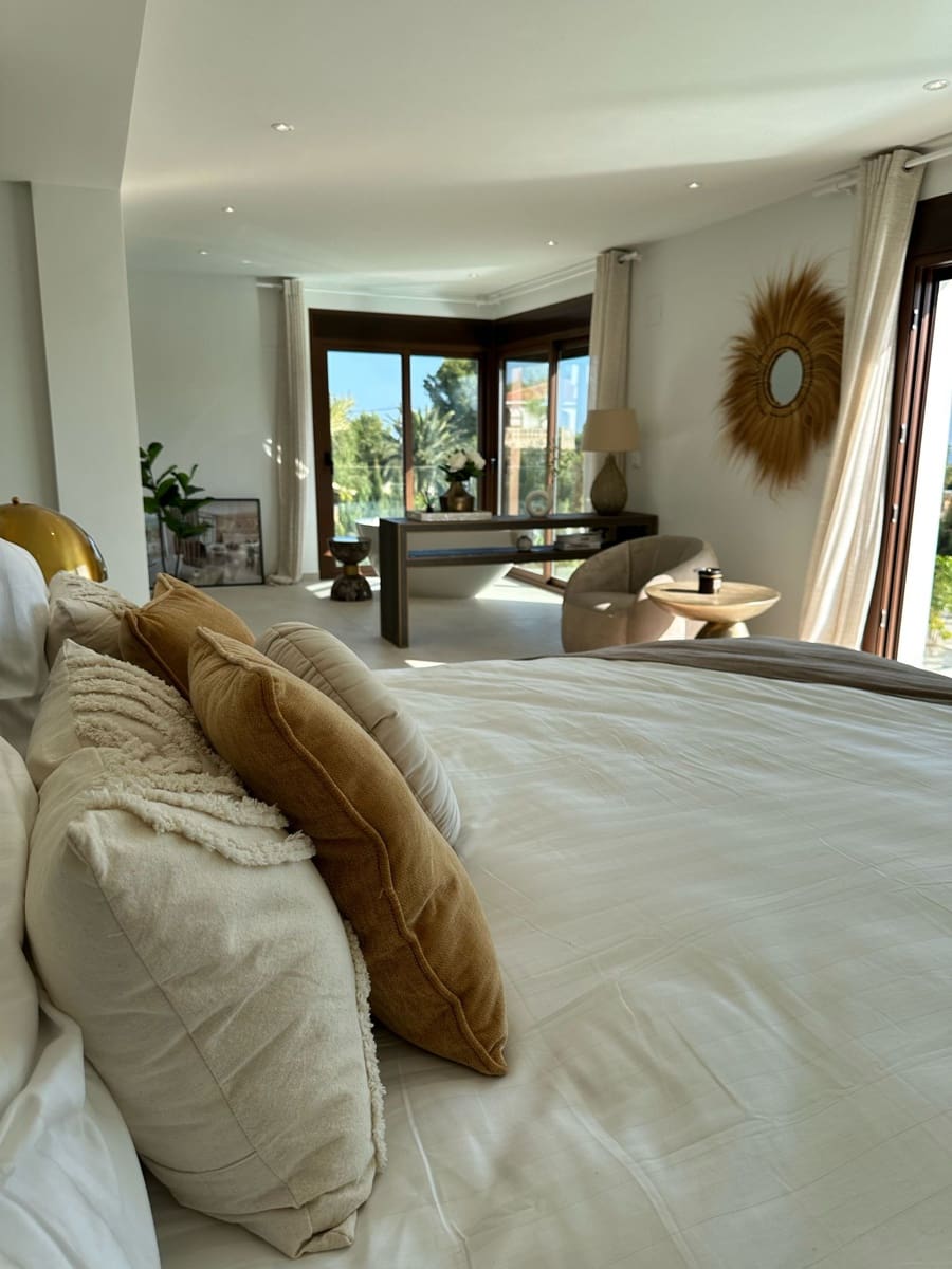 5 bedroom Villa for sale in Altea with pool garage - € 2,250,000 (Ref: 7414372)