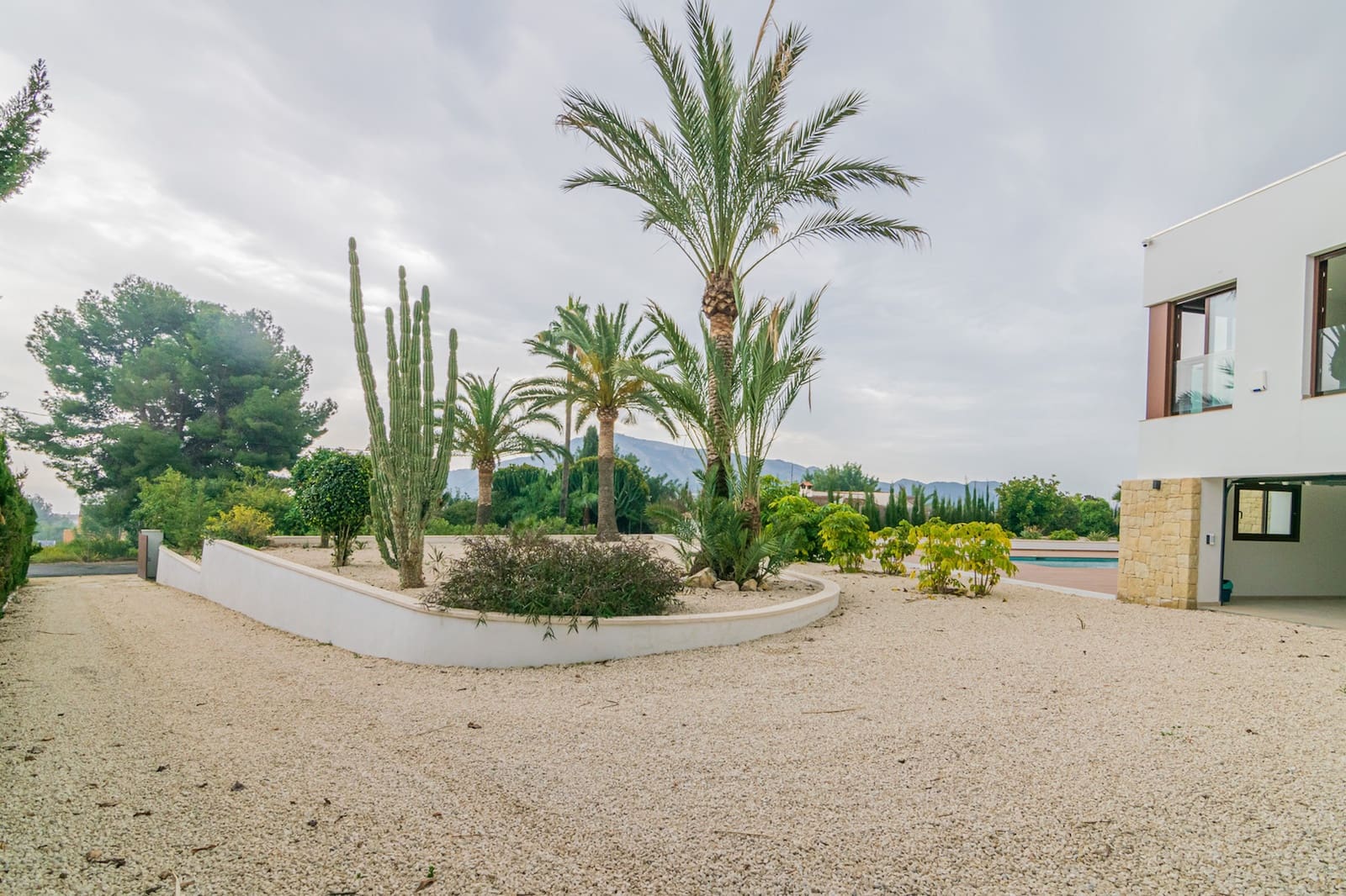 5 bedroom Villa for sale in Altea with pool garage - € 2,250,000 (Ref: 7414372)