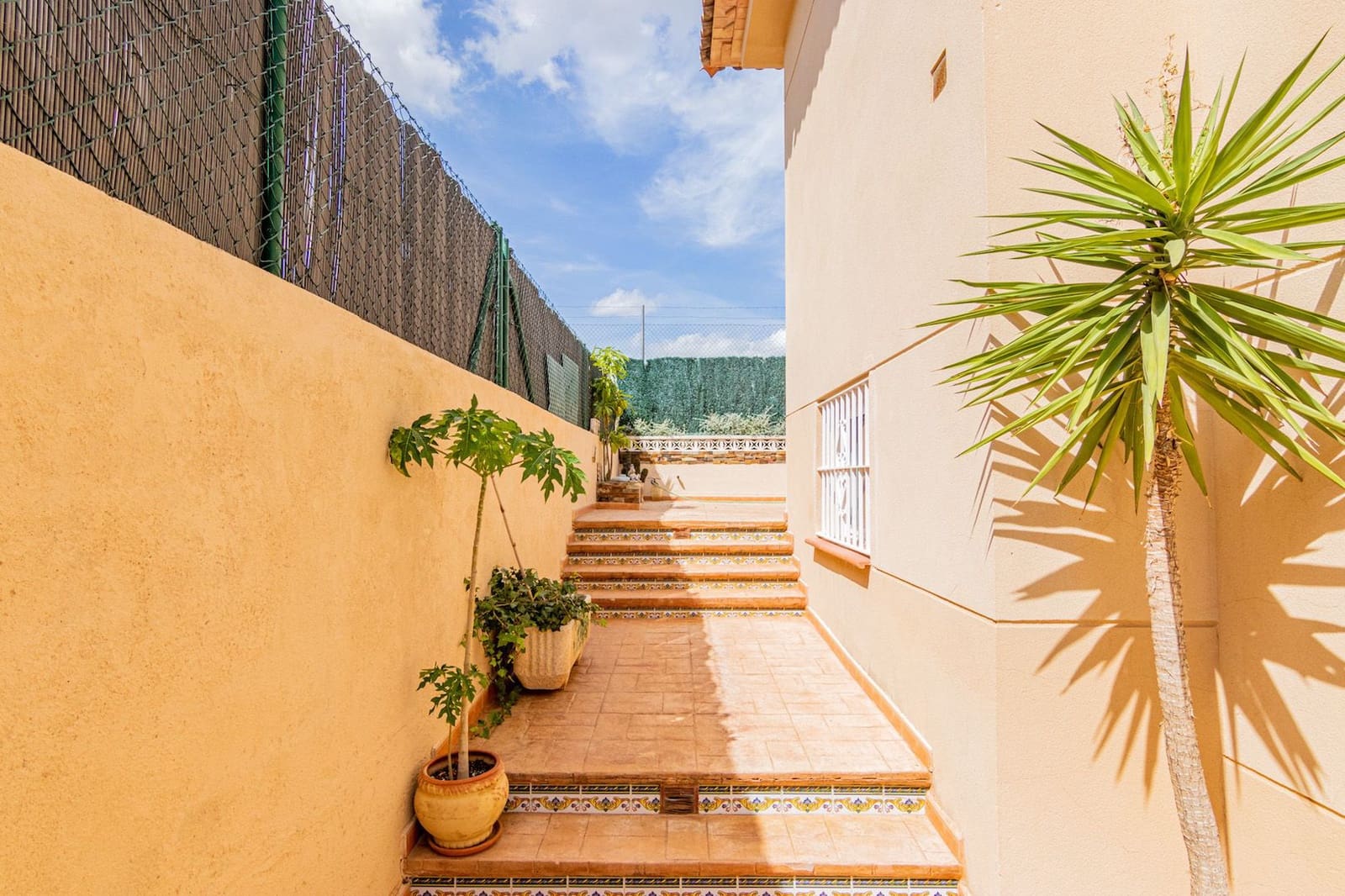 3 bedroom Villa for sale in La Nucia with pool garage - € 530,000 (Ref: 7788241)