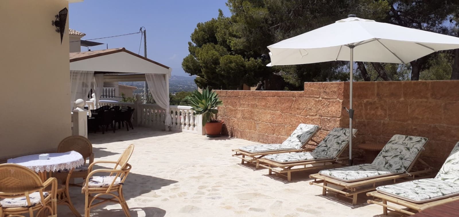 3 bedroom Villa for sale in Albir with pool garage - € 795,000 (Ref: 7844062)