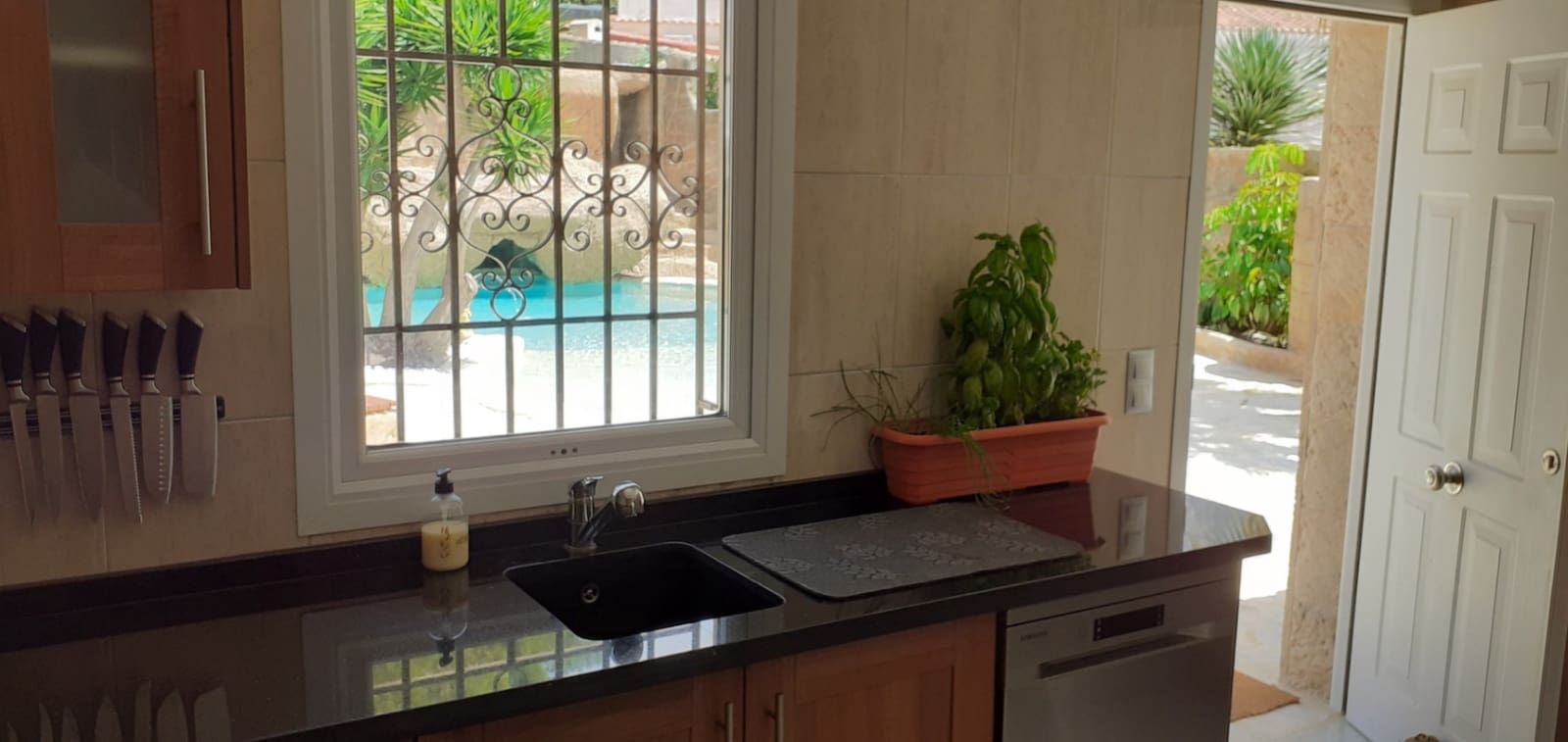 3 bedroom Villa for sale in Albir with pool garage - € 795,000 (Ref: 7844062)