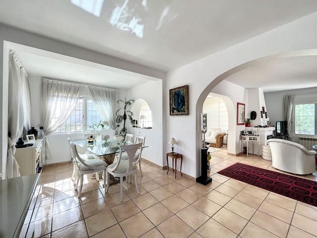 3 soverom Villa til salgs i Pueblo - Urbanizaciones, Alfaz del Pi / L'Alfàs del Pi med svømmebasseng garasje - € 530 000 (Ref: 7846483)