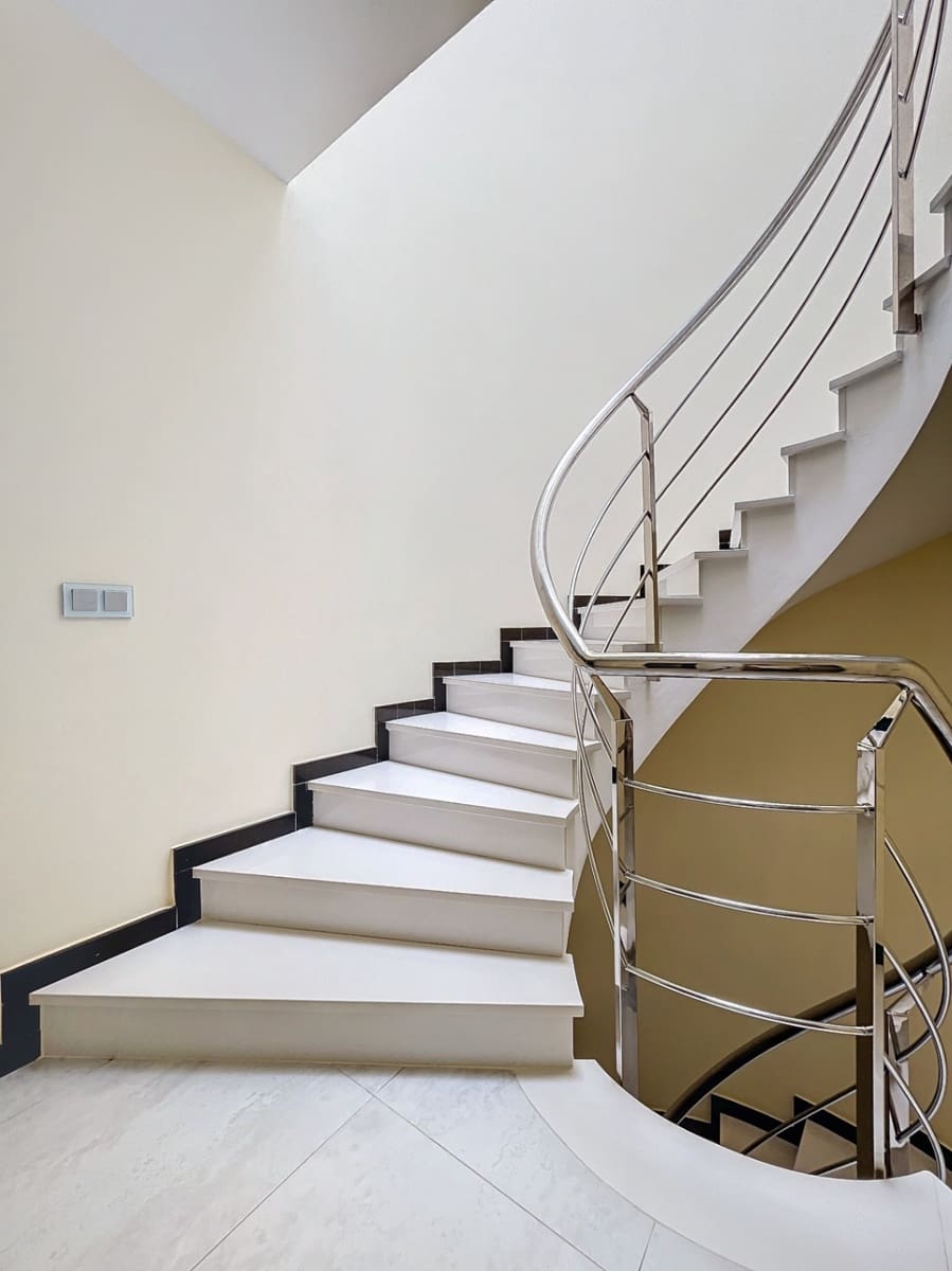 8 soverom Villa til salgs i Altea med svømmebasseng garasje - € 1 950 000 (Ref: 8317121)