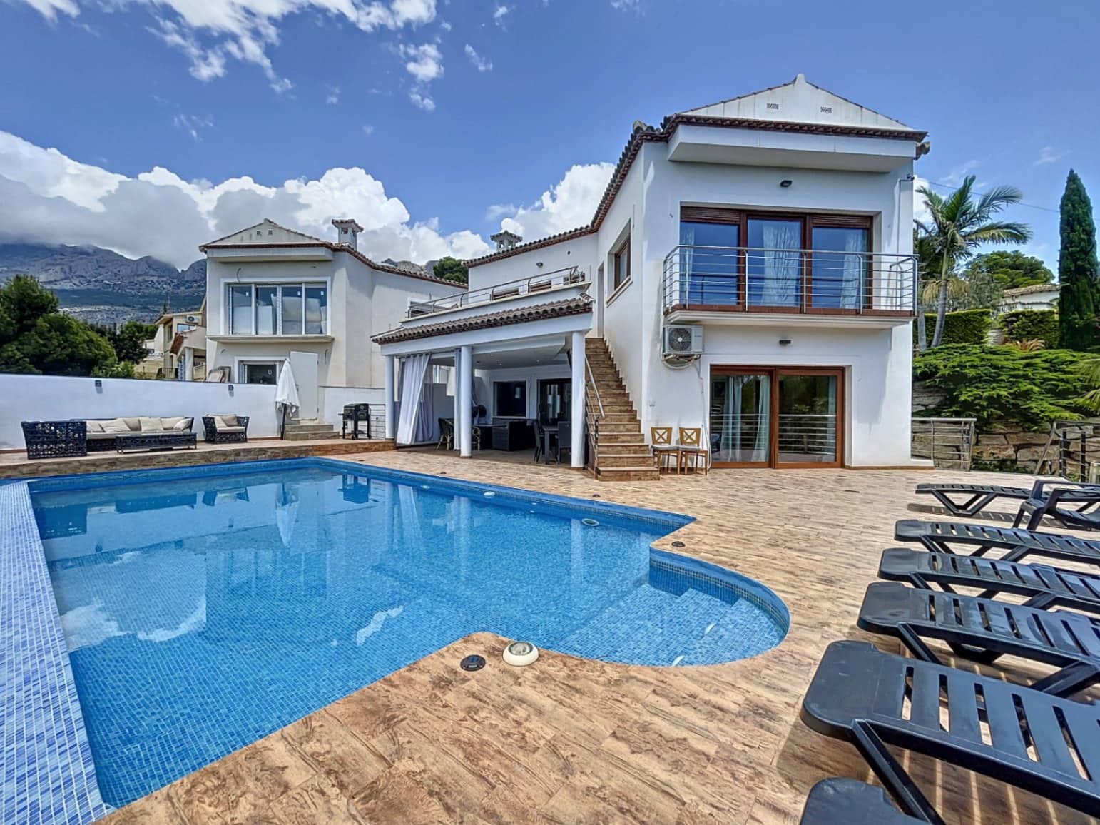 8 soverom Villa til salgs i Altea med svømmebasseng garasje - € 1 950 000 (Ref: 8317121)