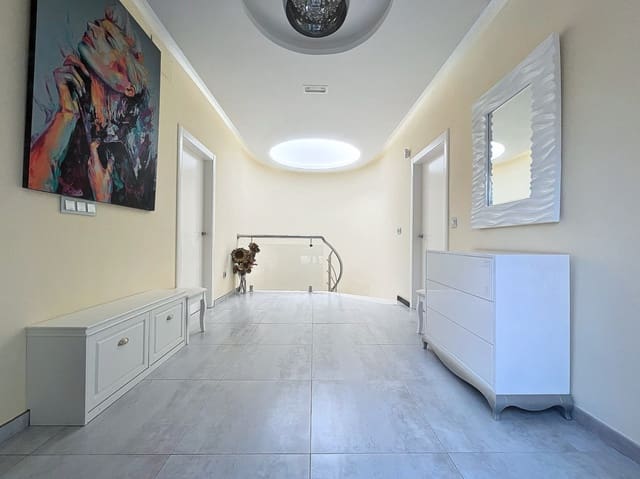 8 soverom Villa til salgs i Altea med svømmebasseng garasje - € 1 950 000 (Ref: 8317121)