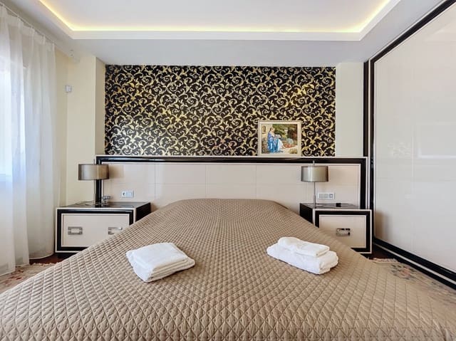 8 soverom Villa til salgs i Altea med svømmebasseng garasje - € 1 950 000 (Ref: 8317121)