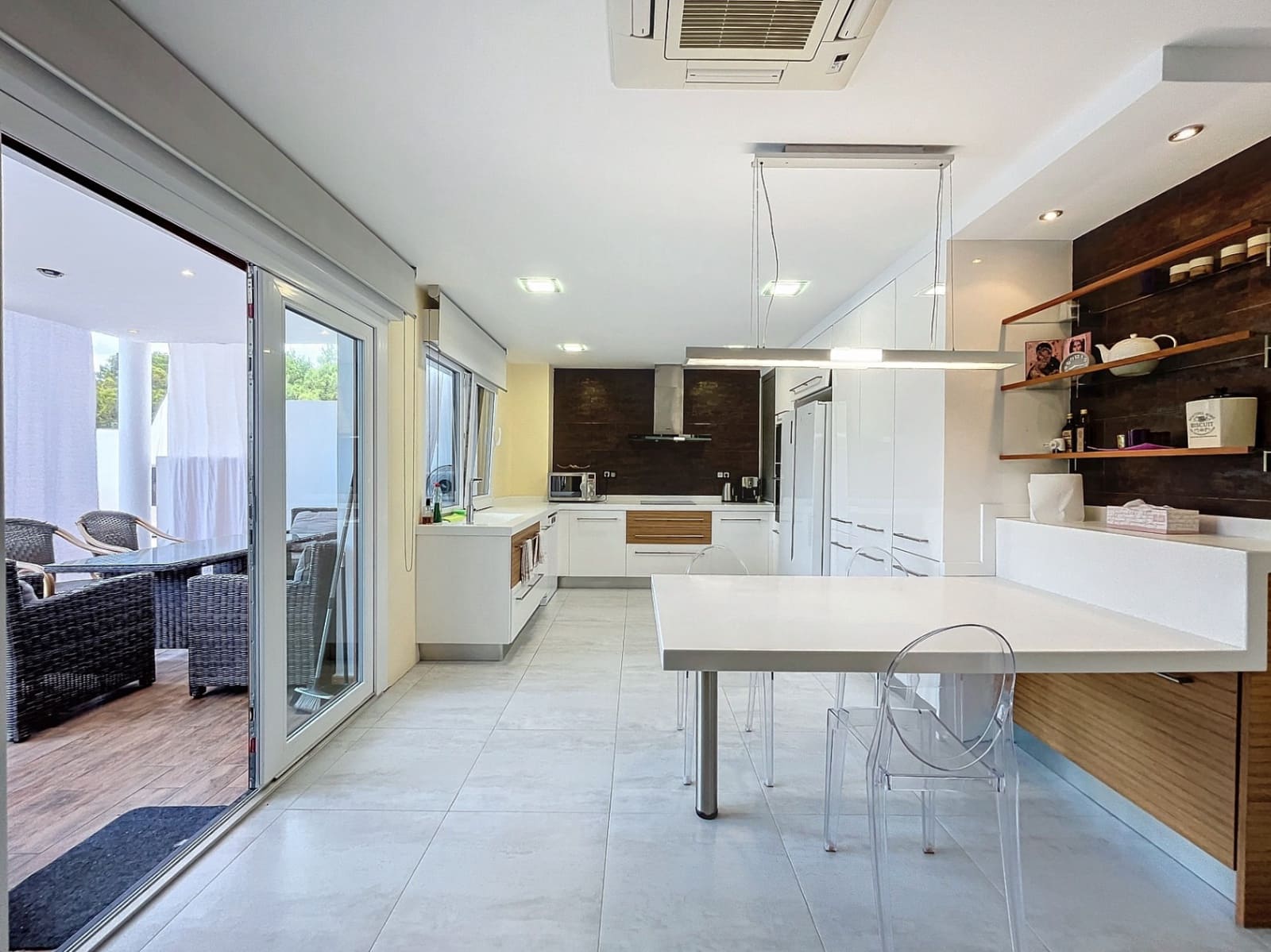 8 soverom Villa til salgs i Altea med svømmebasseng garasje - € 1 950 000 (Ref: 8317121)