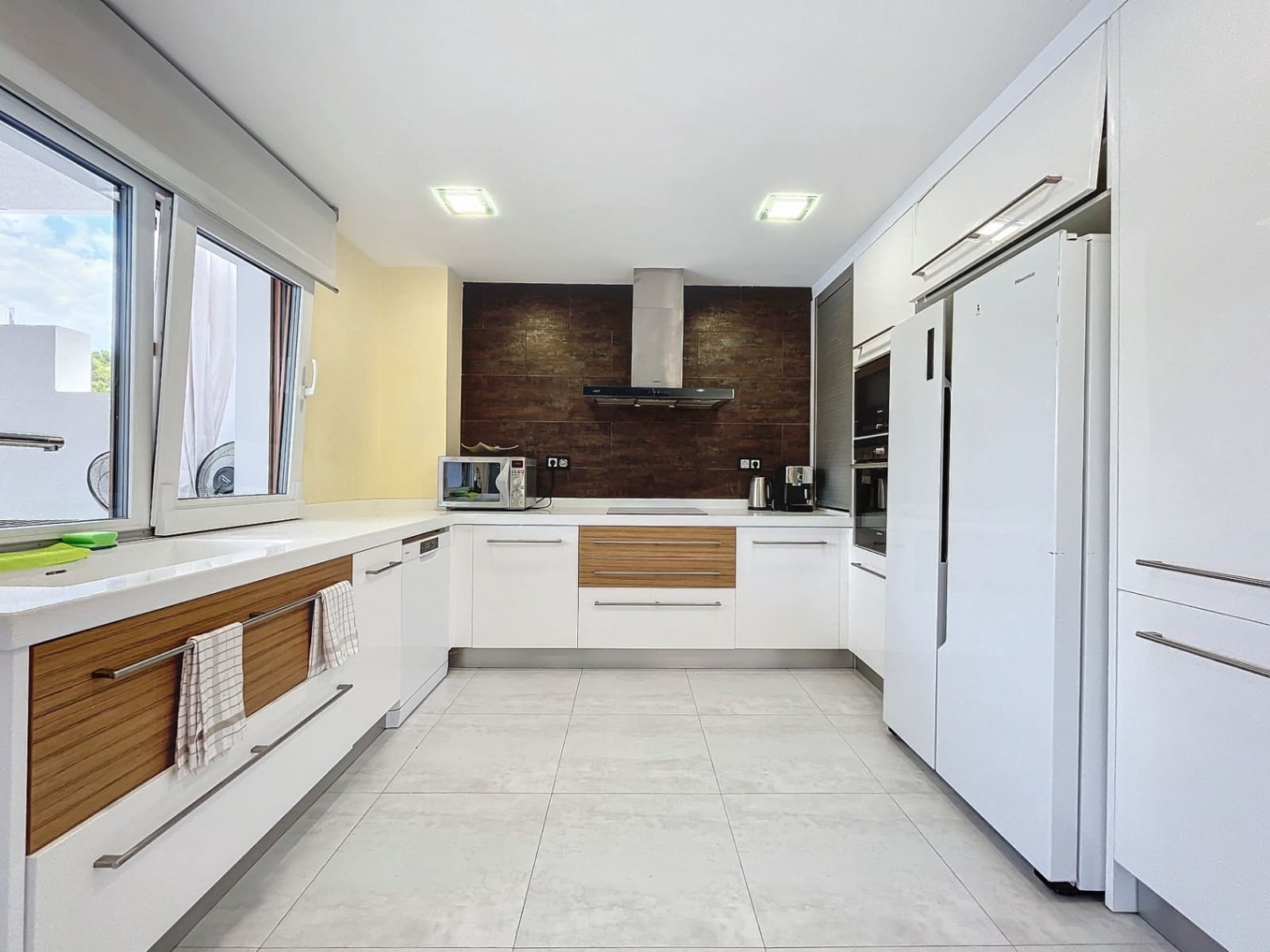 8 soverom Villa til salgs i Altea med svømmebasseng garasje - € 1 950 000 (Ref: 8317121)