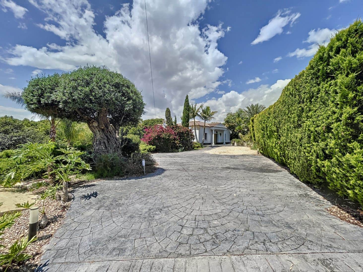 8 soverom Villa til salgs i Altea med svømmebasseng garasje - € 1 950 000 (Ref: 8317121)