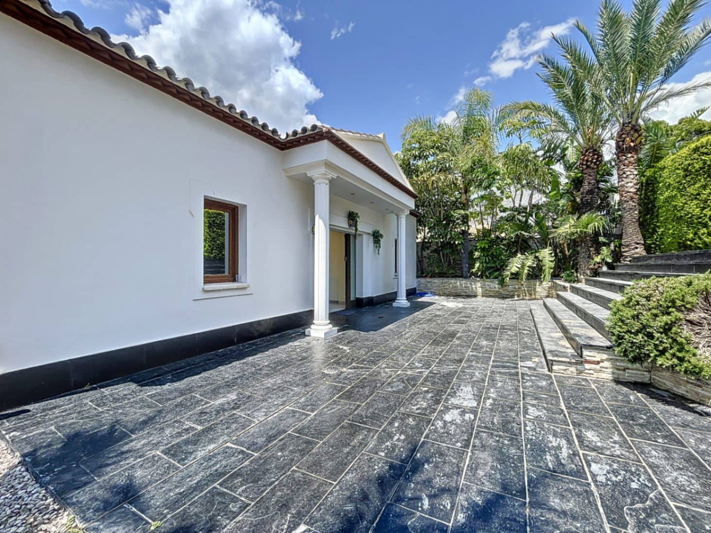 8 soverom Villa til salgs i Altea med svømmebasseng garasje - € 1 950 000 (Ref: 8317121)