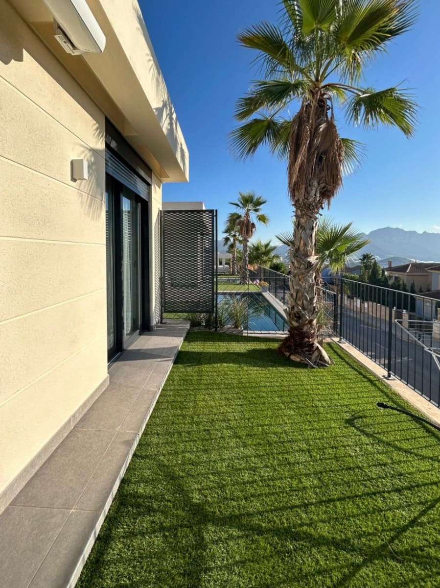 3 bedroom Villa for sale in Polop with pool - € 415,000 (Ref: 8533214)