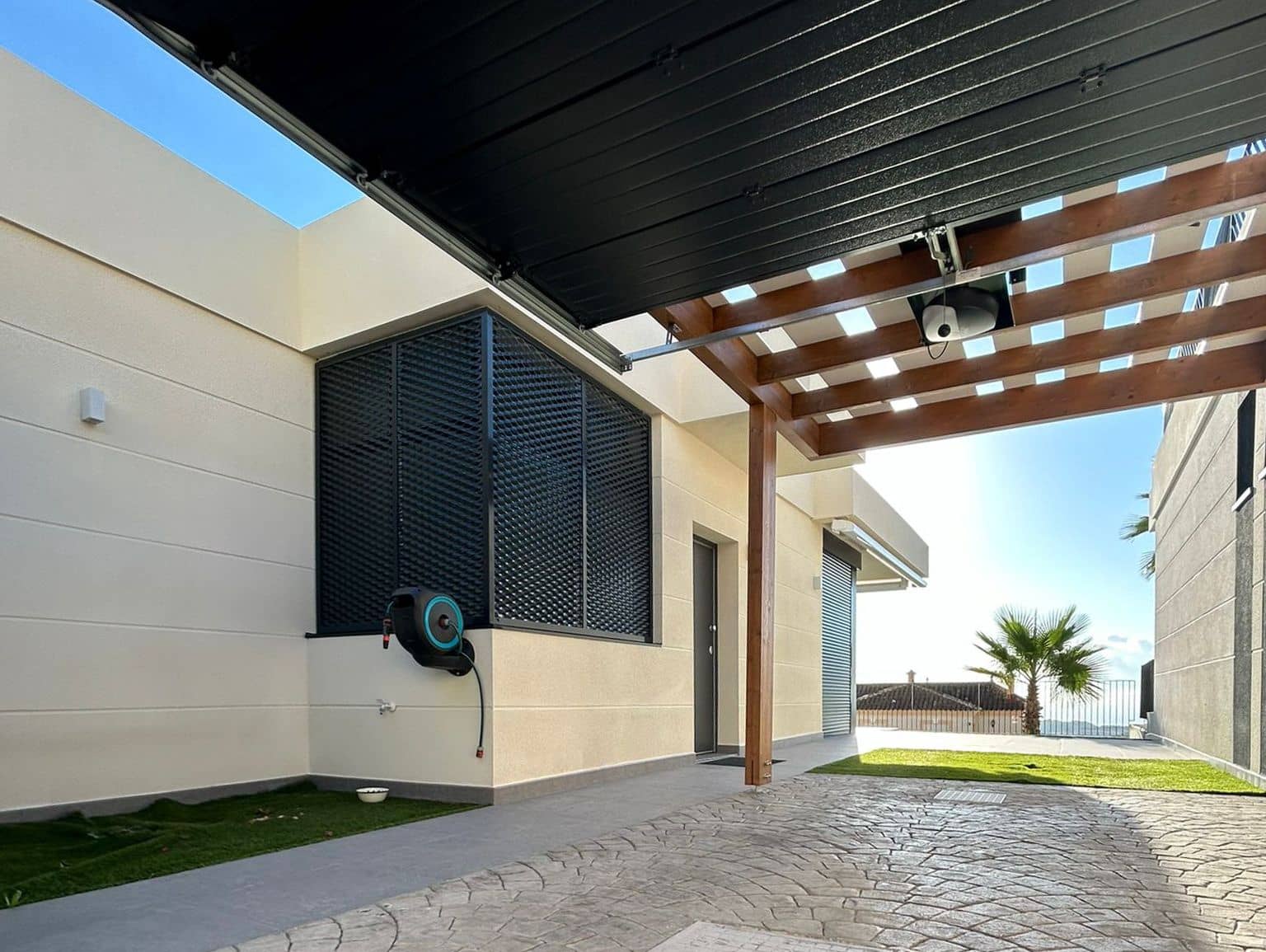 3 bedroom Villa for sale in Polop with pool - € 415,000 (Ref: 8533214)