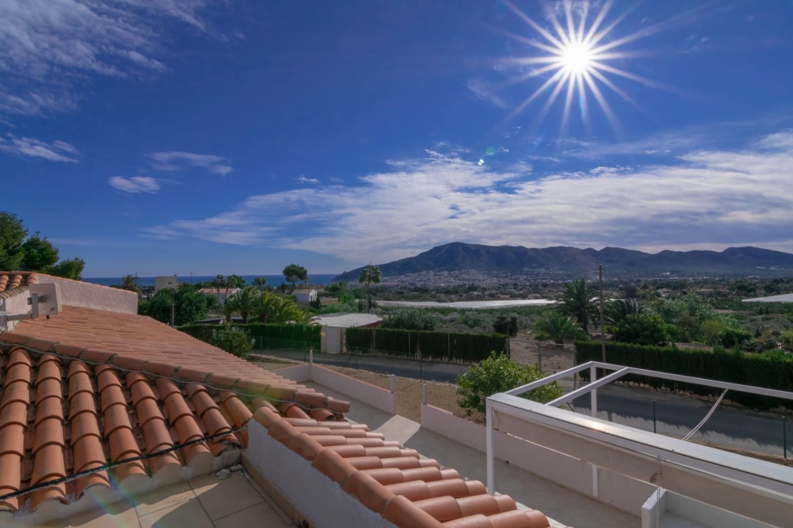 6 soverom Villa til salgs i Alfaz del Pi / L'Alfas del Pi med svømmebasseng garasje - € 575 000 (Ref: 8638013)