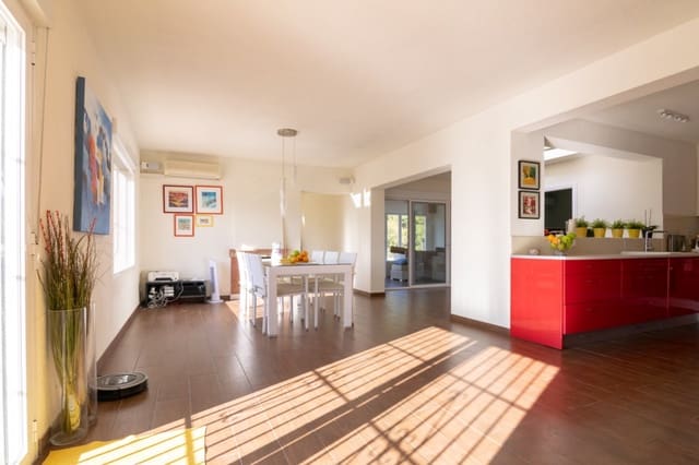 6 camera da letto Villa in vendita in Pueblo - Urbanizaciones, Alfaz del Pi / L'Alfàs del Pi con piscina garage - 575.000 € (Rif: 8638013)